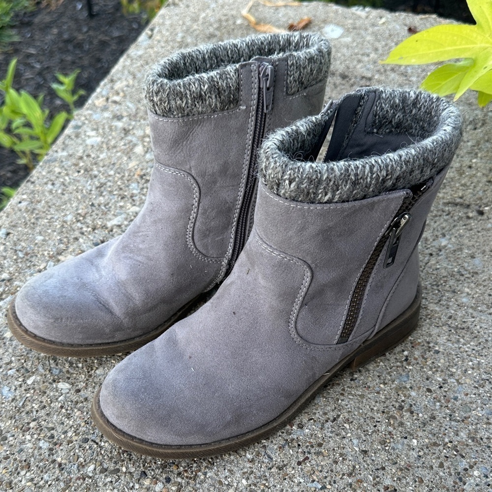 Natural Reflections grey booties women’s size 7